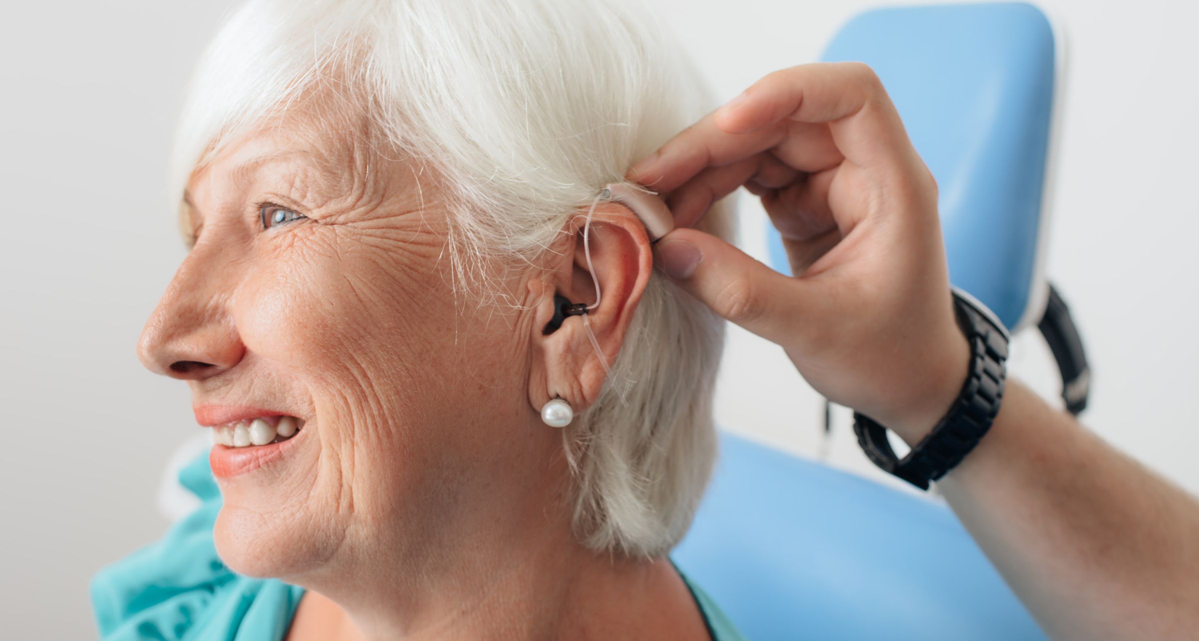 Anziani, apparecchi acustici e comprensione del parlato